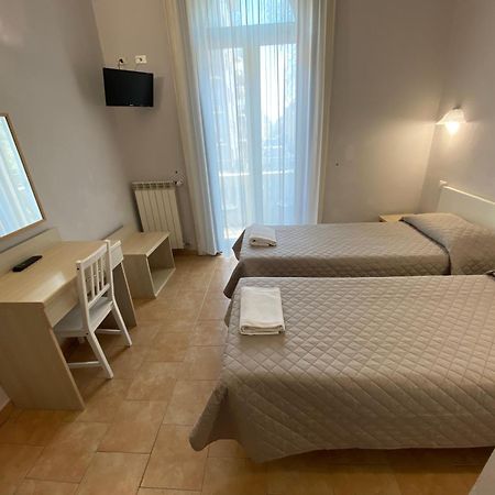 Hotel Atena Милан Экстерьер фото